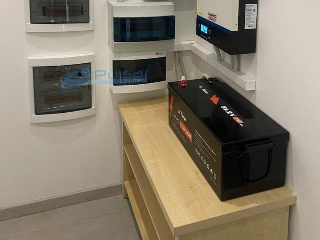Система резервного живлення для приватного будинку. Інвертор Voltronic Axpert VM III 5000-48 (5кВА, 48В). АКБ LiTimе LiFePO4 51,2V 100Ah.